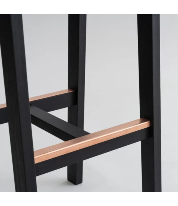 Vaarnii Vaarnii 016 Maasto Barkruk dennenhout 75cm