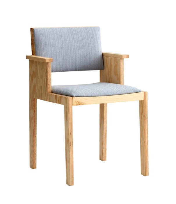 Vaarnii 016 Maasto Dining Chair with arm, Kvadrat Alle upholstered