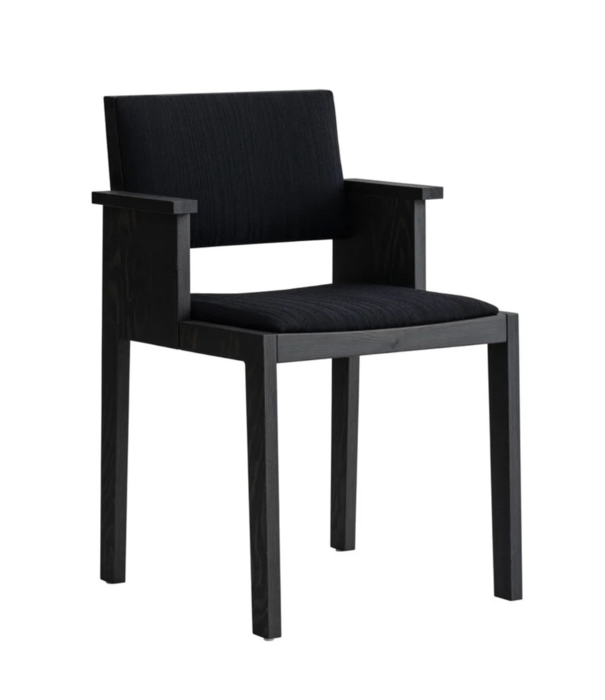 Vaarnii 016 Maasto Dining Chair with arm, Kvadrat Alle upholstered