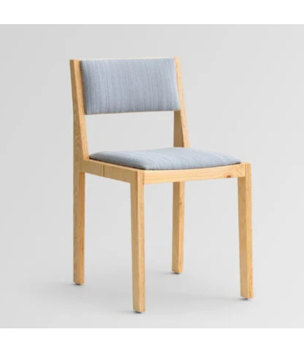 Vaarnii  Vaarnii 016 Maasto Dining Chair, front upholstered