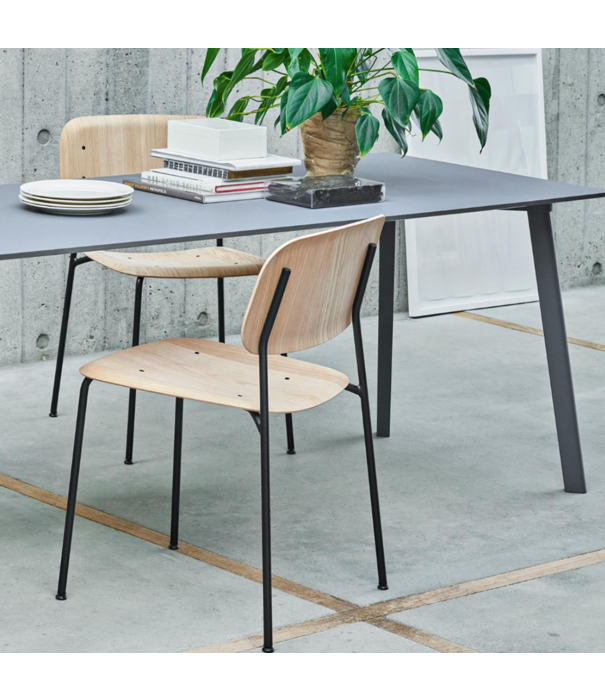 Hay  Hay Soft Edge 40 Dining Chair oak, black tube base
