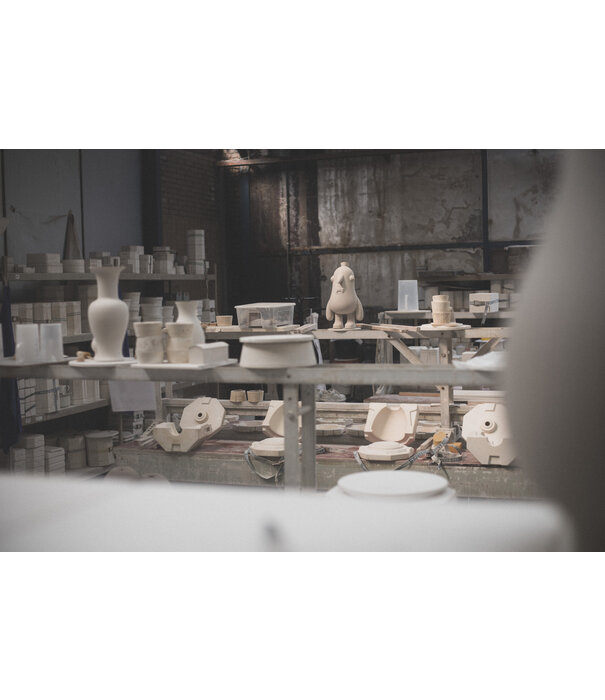 Royal Delft  Royal Delft The Housebird/ Handgeschilderd