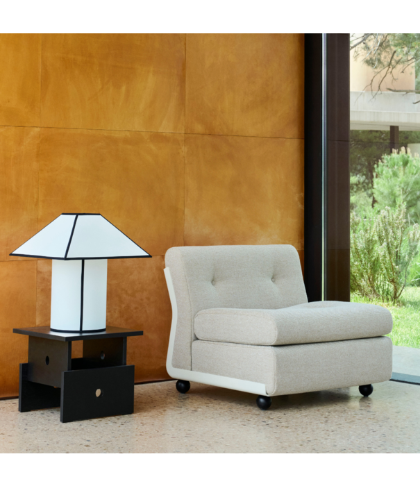 Hay  Ava Pyramid Table Lamp 450 white