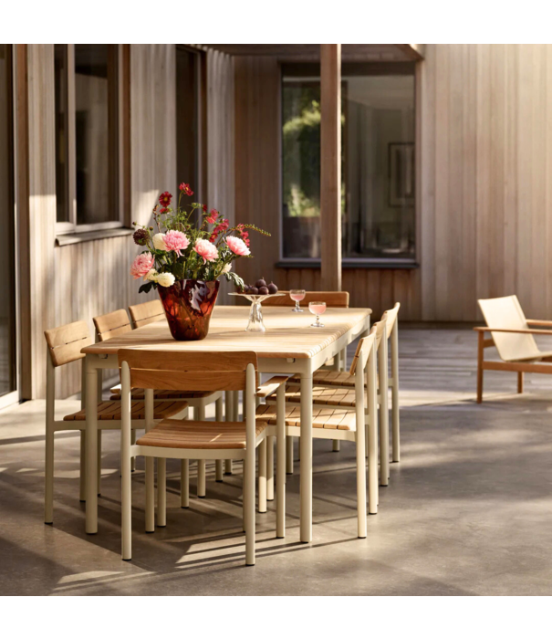 Fritz Hansen Pelagus Table teak, light ivory