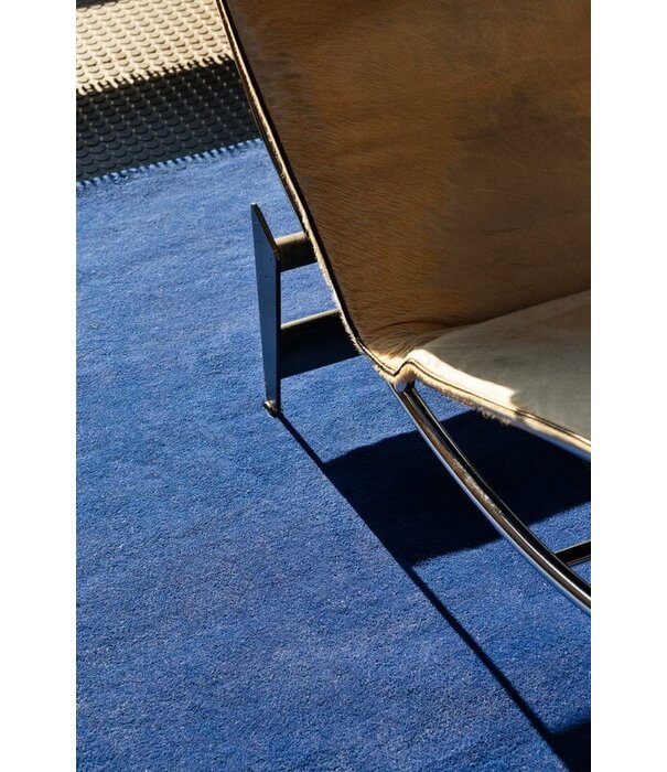 Layered  Layered Classic Solid Wool Rug blue foncé