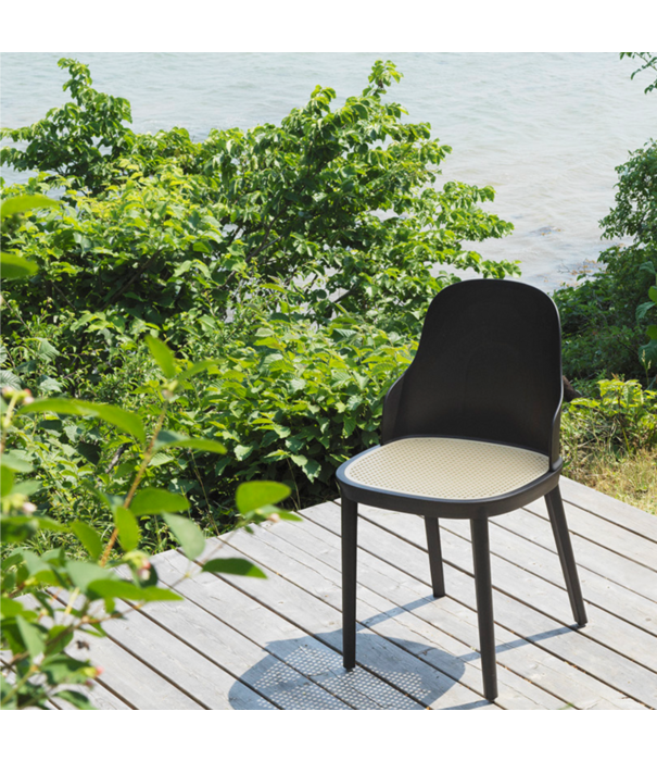 Normann Copenhagen  Normann Copenhagen  Allez Stoel kunststof, zitting riet , eiken poten