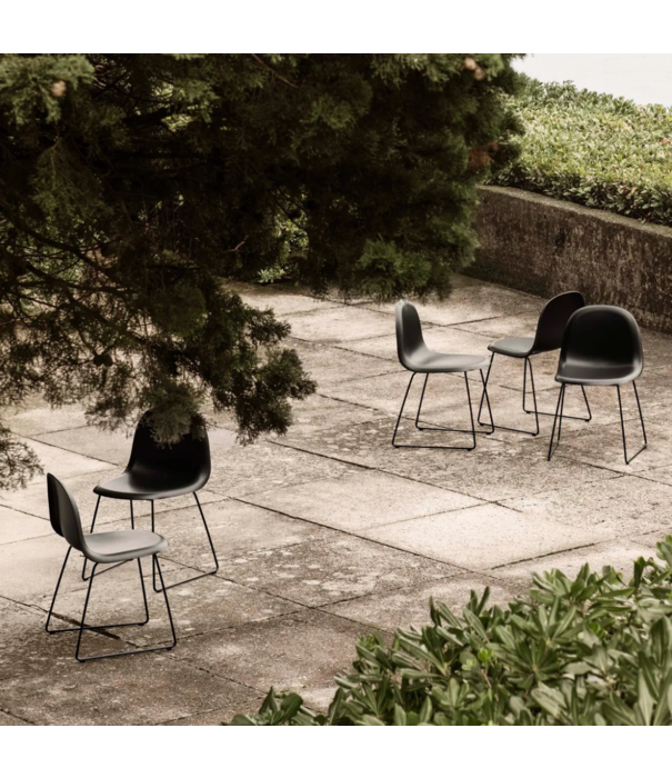 Gubi  Gubi 3D Dining Chair Bouclé 005, stainless steel sledge base