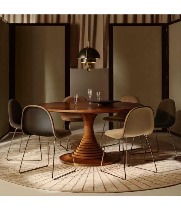 Gubi  Gubi 3D  Eetkamerstoel walnoot / Belsuede 132, RVS slede onderstel