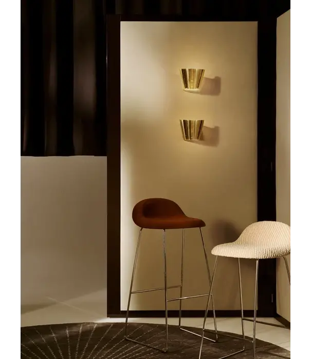 Gubi  Gubi 3D bar stool, 75 cm, sledge base, stainless steel - Dedar Belsuede 133