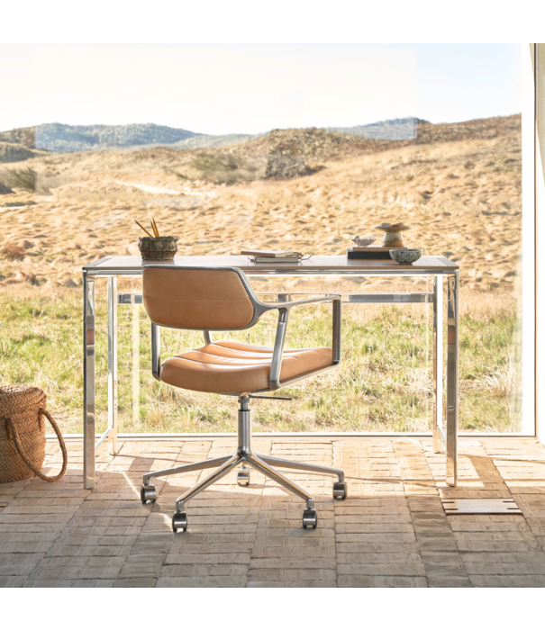 Vipp  Vipp 453+ Swivel chair, polished frame, leather black, gliders