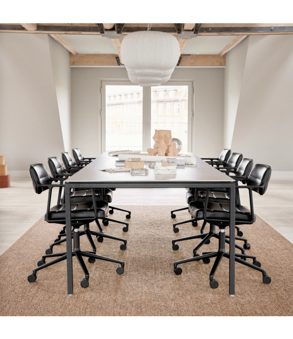 Vipp  Vipp 453+ Swivel Chair with gas lift and castors