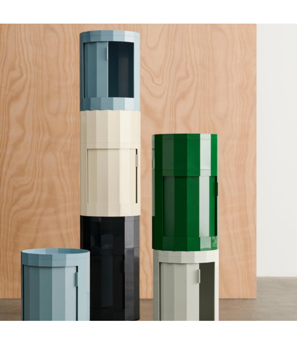 Hay  Hay Facet Cabinet Low op poten en wielen soft mint