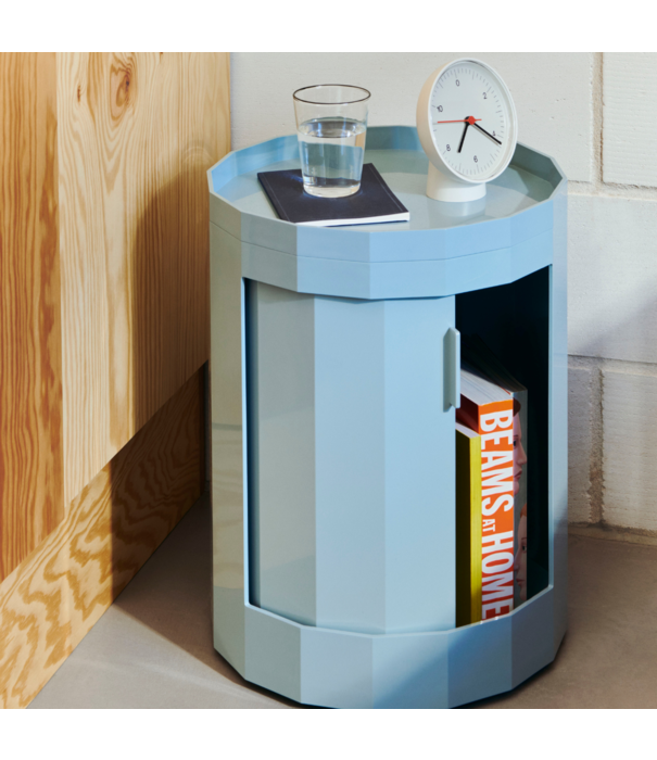 Hay  Hay Facet Cabinet Low op poten en wielen soft mint