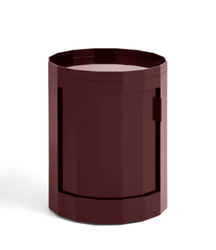 Hay Facet Cabinet Low op poten en wielen burgundy
