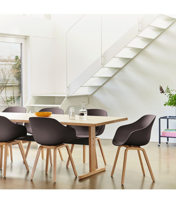 Hay  Passerelle Eettafel gelakt eiken,  ink black dwarsbalk