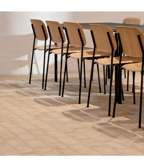 Hay  Hay Soft Edge 40 Dining Chair oak, black tube base