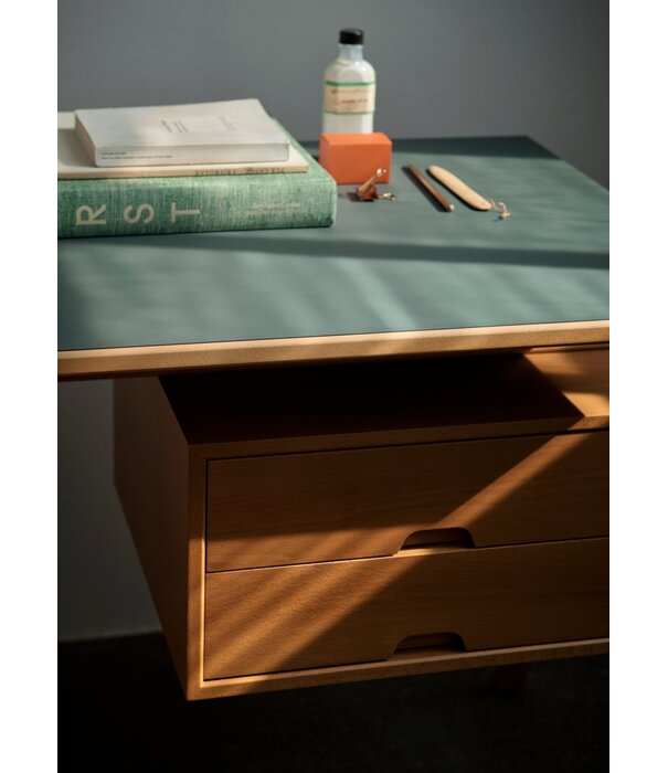 &Tradition &Tradition Daystak RD3 desk