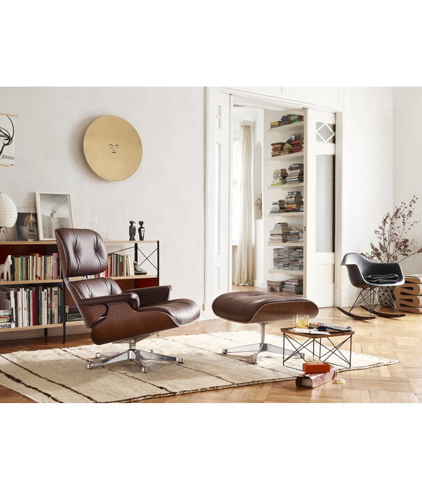 Vitra  Vitra Occasional Tafel LTR massief donker eiken , basic dark onderstel