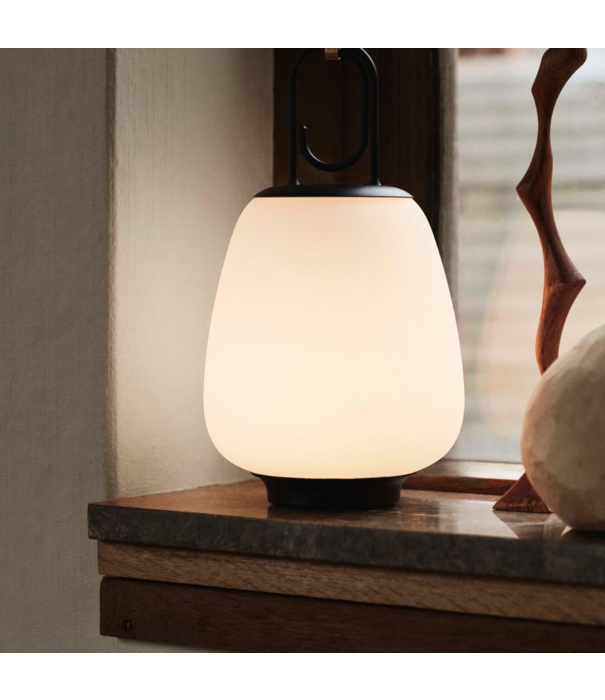 &Tradition Lucca SC51 Portable black, opal glass