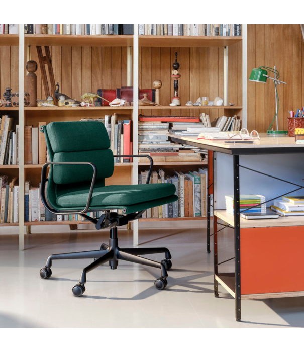 Vitra  Soft Pad Chair EA 217 chalk, fabric Track 01 parchment / cream