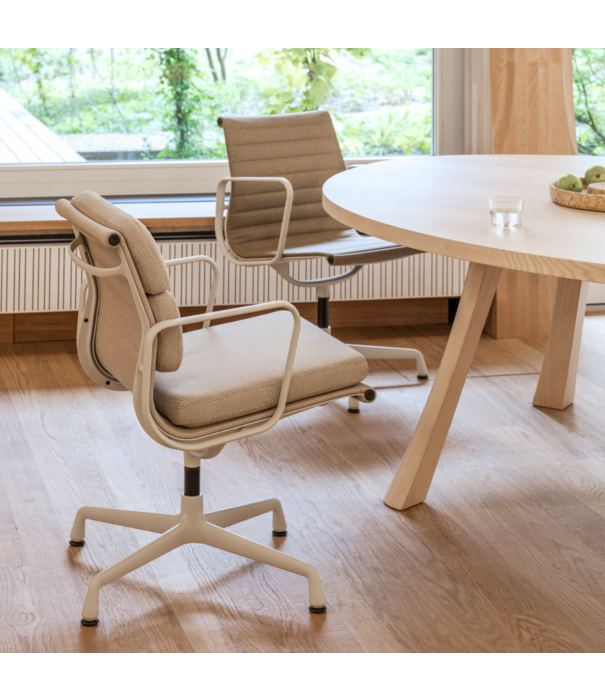 Vitra   Soft Pad Chair EA 231 chalk,  Laser RE papyrus / cream