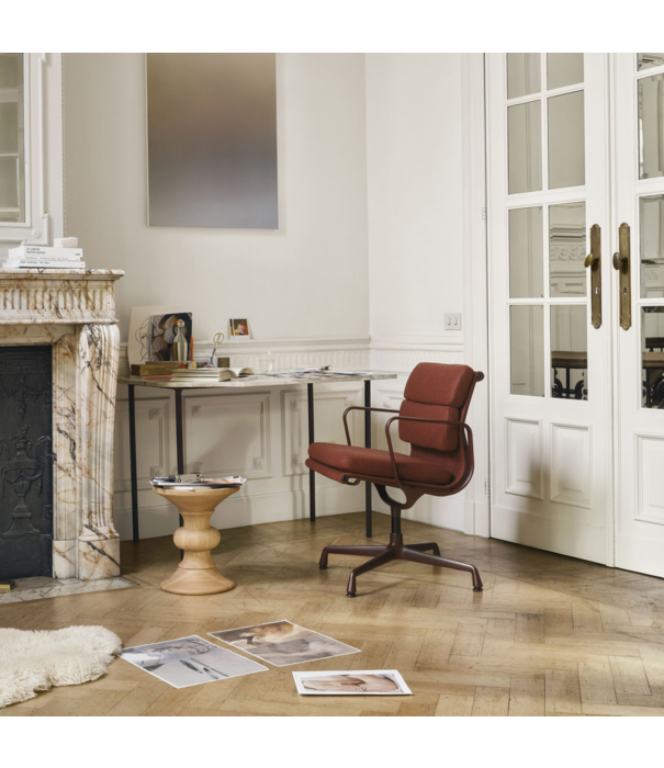 Vitra  Vitra Eames Soft Pad Chair EA 231 chalk,  Cosy pebble grey