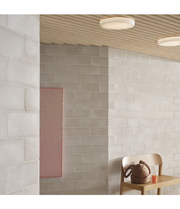 Muuto  Looped wall/ceiling lamp, IP44, white