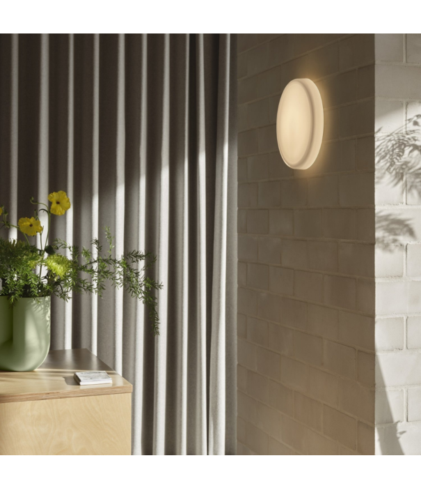 Muuto Looped wall/ceiling lamp, with inline dimmer and plug, white