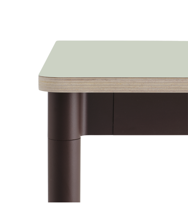 Muuto Base Eettafel, light green laminate, bruin rood