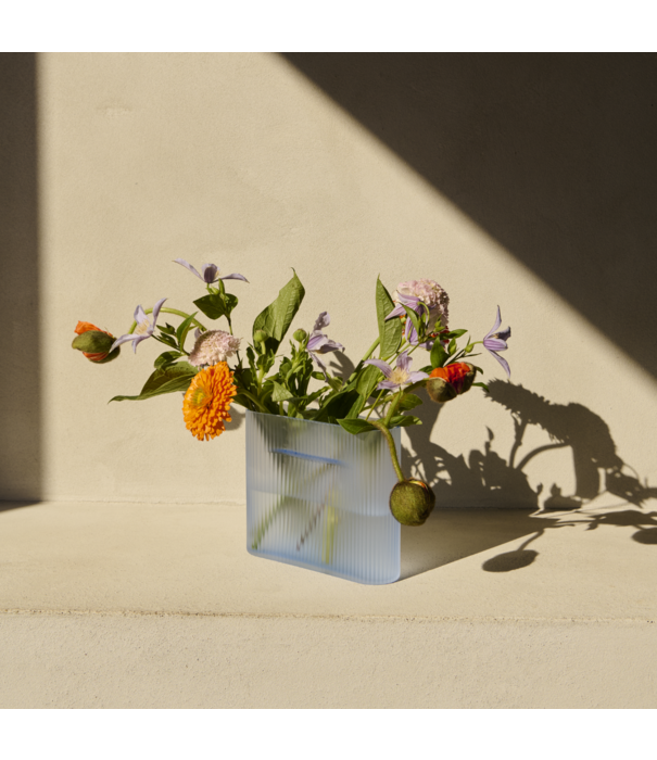 Muuto  Muuto Ridge Frosted Vaas Light Blue