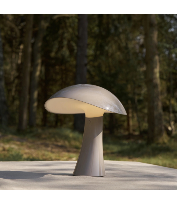 Louis Poulsen  Rumee 220 Portable Lamp