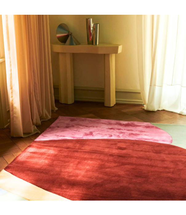 Layered  Layered Poppy Kalas Sleeping Flower Rug