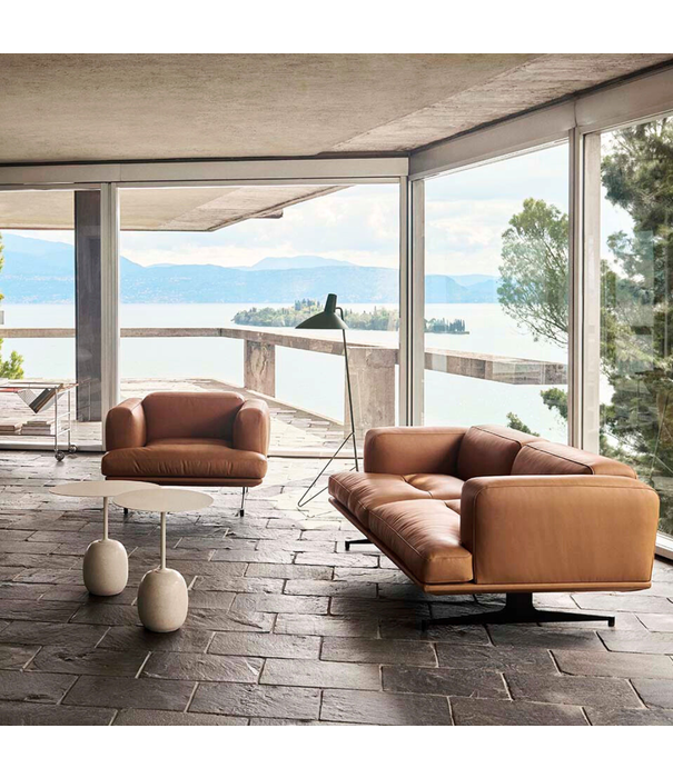 &Tradition &Tradition Inland AV21 Lounge Chair cognac Noble leather, aluminium base