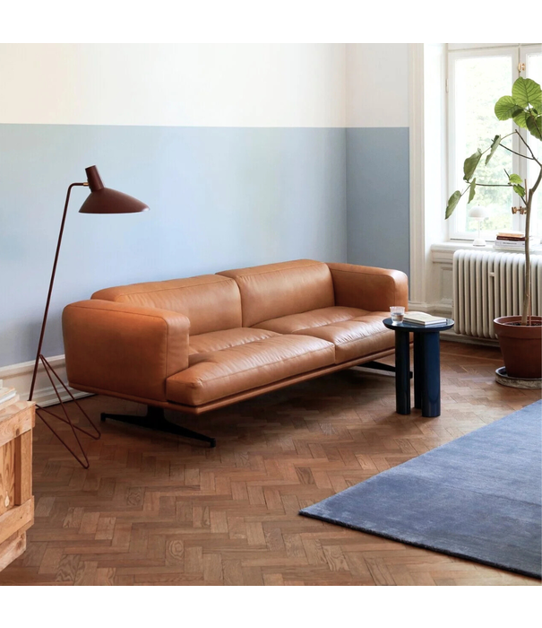 &Tradition  Inland AV23 3-seater Sofa cognac Noble leather, polished aluminium