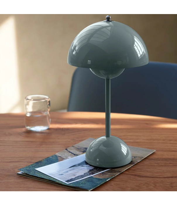&Tradition Flowerpot VP9 Portable Lamp