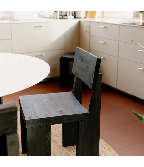 Vaarnii Vaarnii 001 stool solid black pine