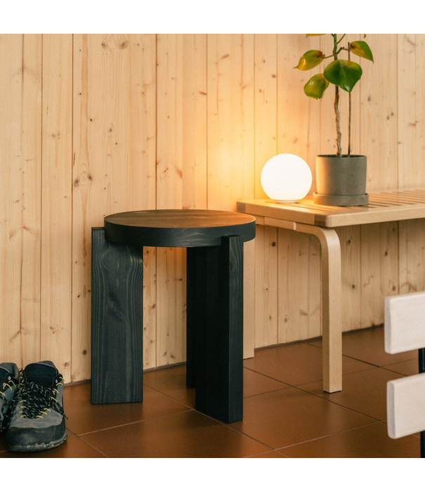 Vaarnii Vaarnii 001 stool solid black pine