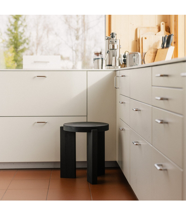 Vaarnii Vaarnii 001 stool solid black pine