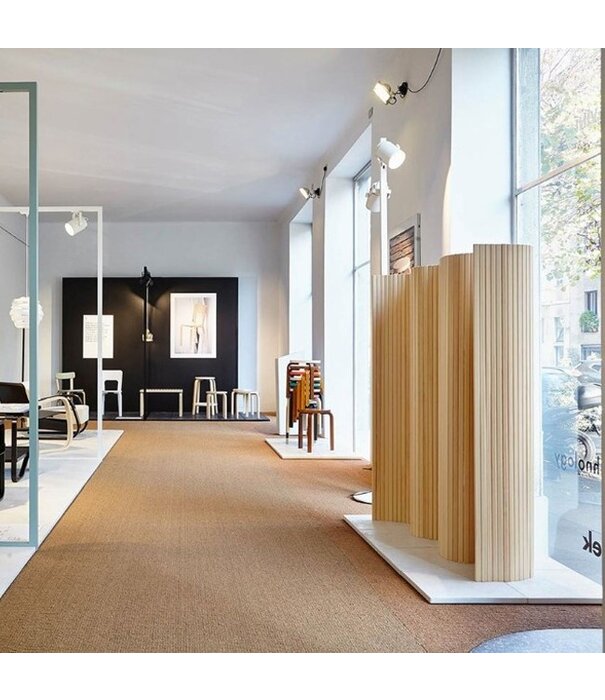 Artek  Screen 100C solid natural lacquered pine