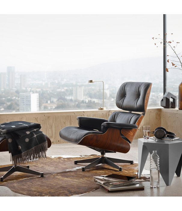 Vitra  Eames Lounge Chair kastanje,  snow premium F leer, gepolijst onderstel