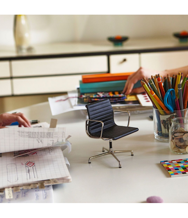 Vitra  Vitra Miniatures Collection Aluminium Chair