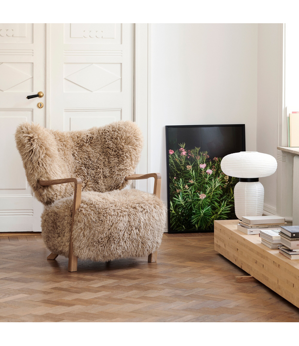 &Tradition Wulff ATD2 Lounge Chair & Ottoman Sheepskin honey