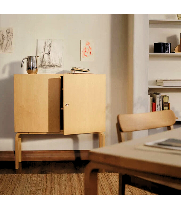 Artek  Artek Aalto Cocktail Cabinet 250, honing gebeitst