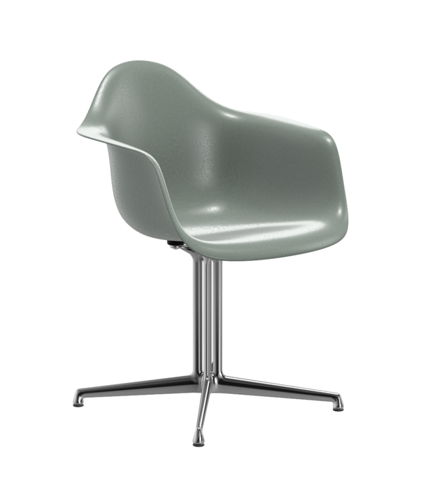 Vitra  Vitra Eames DAL Fiberglass Eetkamerstoel met arm, gepolijst onderstel
