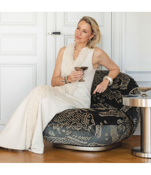 Gubi  Pacha Lounge Chair Tiger Mountain, fixed pearl gold base