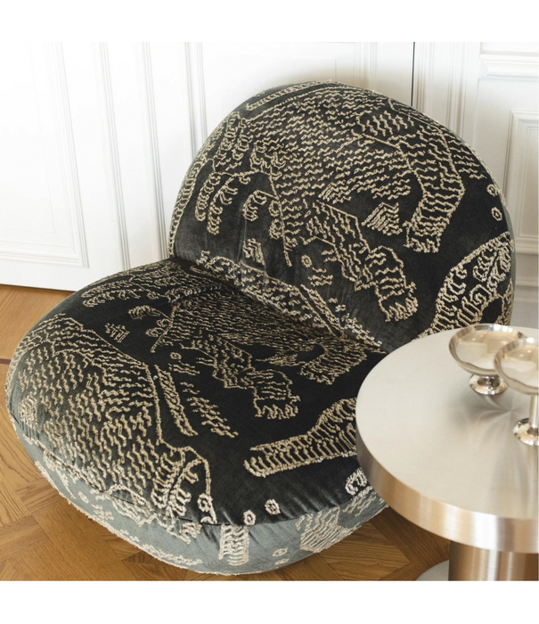 Gubi  Pacha Lounge Stoel Tiger Mountain, fixed pearl gold voet