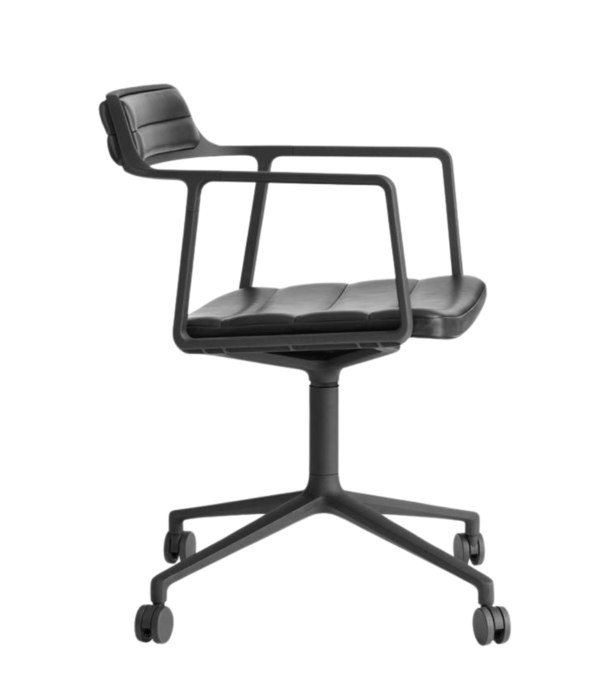 Vipp  Vipp 453 Swivel Chair with castors, Wavy off white