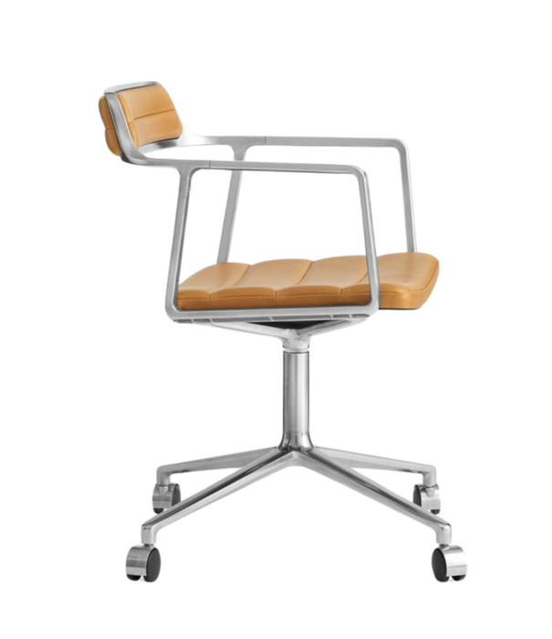 Vipp  Vipp 453 Swivel Chair with castors, Wavy off white