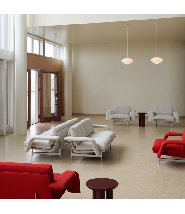 &Tradition Meantime AV30 3-seater Sofa Fiord 0571 red
