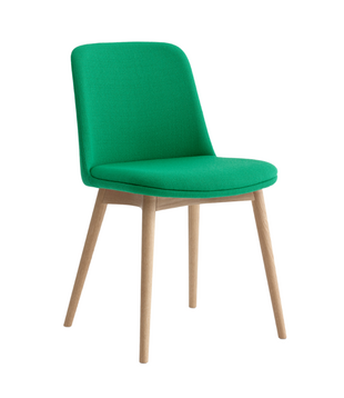 &Tradition Rely HW74 Dining Chair upholst. with seat cushion Vidar 932, oak legs